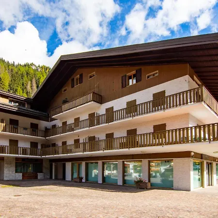 Al Parco-3 By Interhome Daire Canazei